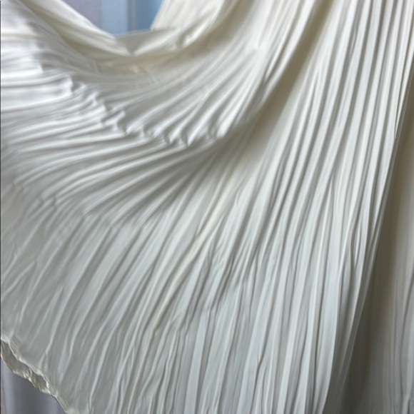 Chic Cream Maxi Skirt - Picture 3 of 7